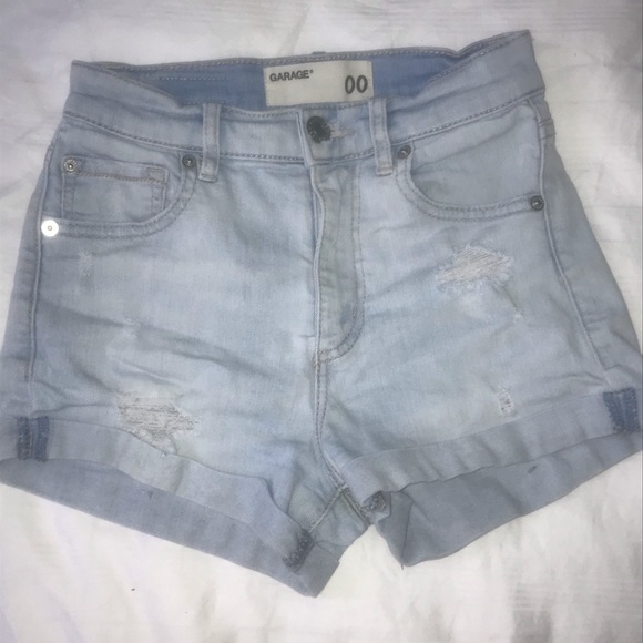 Garage Jean shorts! Super cute and very flattering - Picture 1 of 2